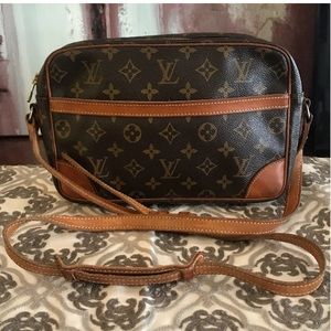 Authentic Louis Vuitton Trocadero 27